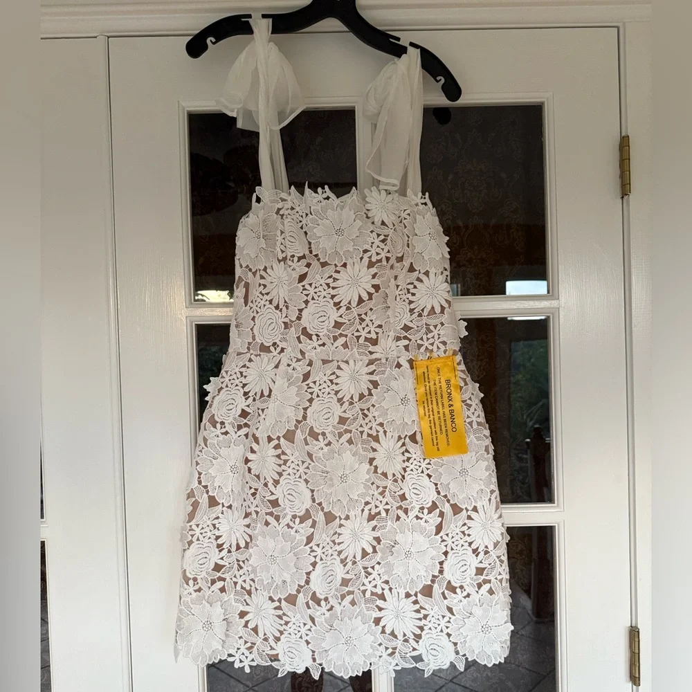 BRONX AND BANCO 
Maia Sleeveless Mini Dress - White 
Size XL - Picture 7 of 8